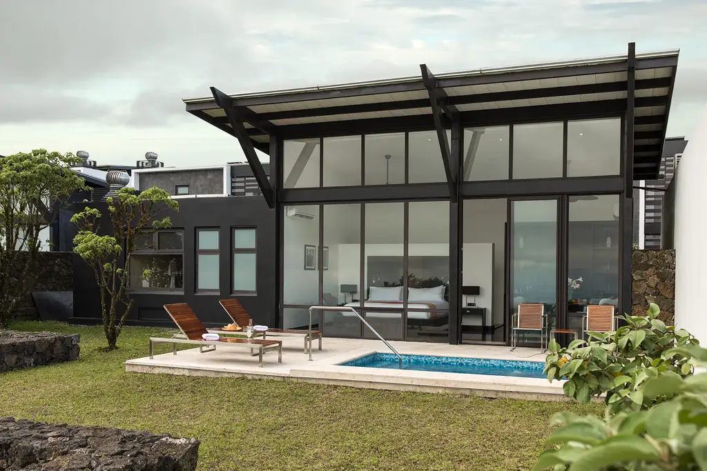 Suite terrace and plunge pool at Pikaia Lodge