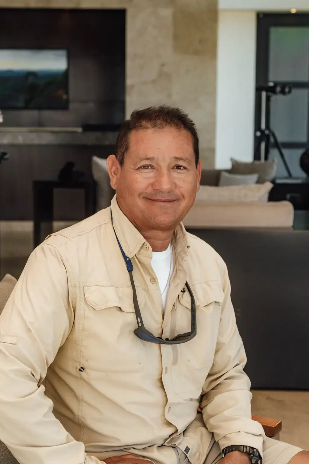 Naturalist guide Mario Dominguez