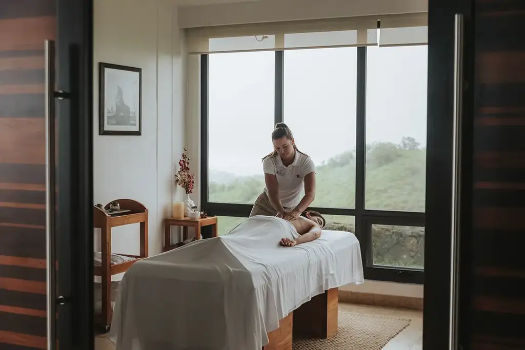 Massage table facing the Galápagos landscape